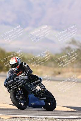 media/Dec-01-2025-Moto Forza (Mon) [[2daa91e15f]]/3-Beginner Group/Session 3 (Turn 3)/